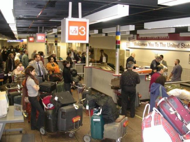 大批旅客涌入纽约(专题)JFK国际机场