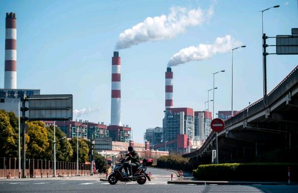 上海的一家燃煤发电厂.jpg