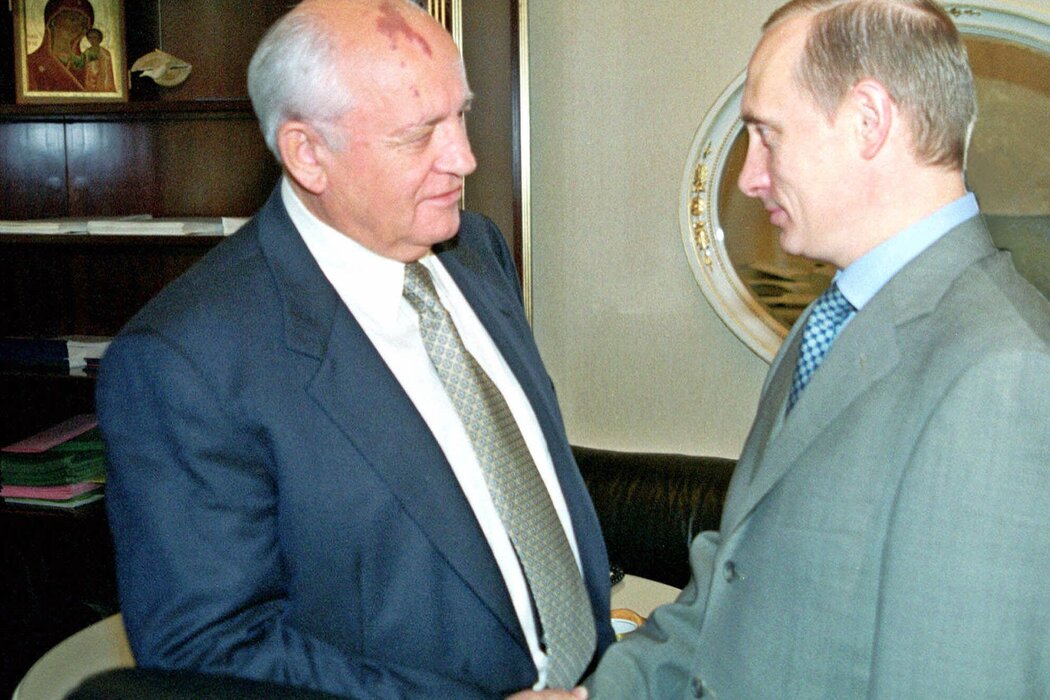 戈尔巴乔夫和普京，2000年摄于莫斯科