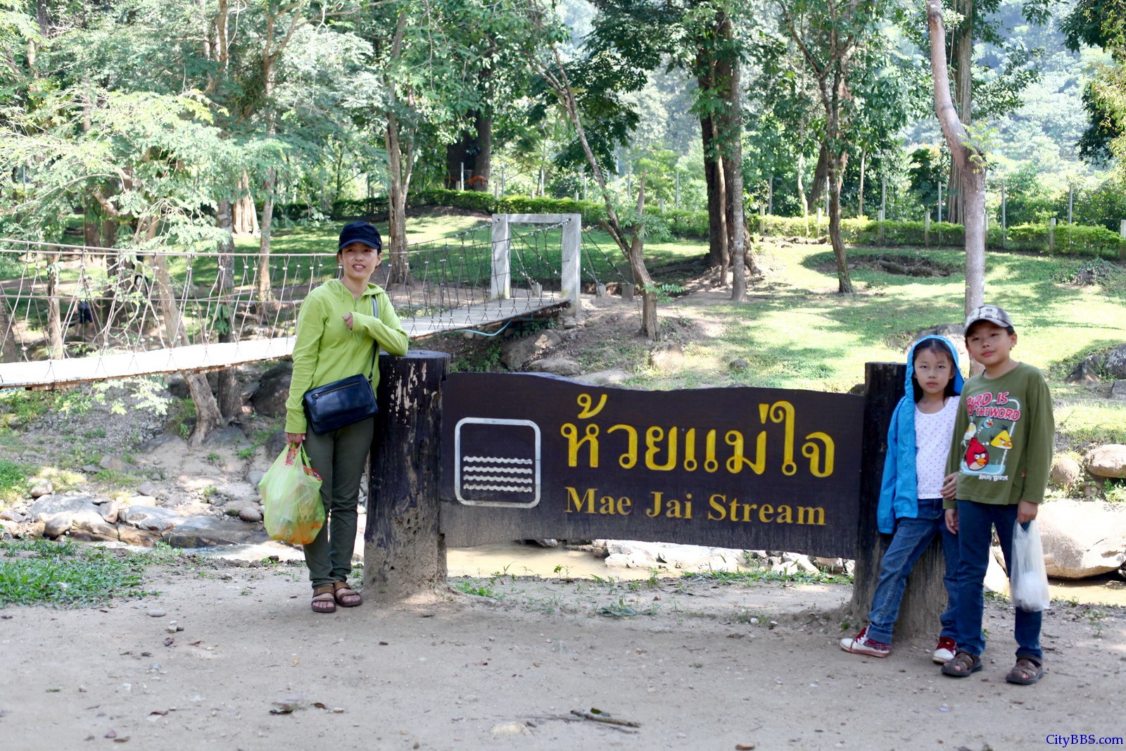 泰国北部 Doi Pha Hom Pak National Parks 泰国森林公园里的小溪 Mae Jai Stream