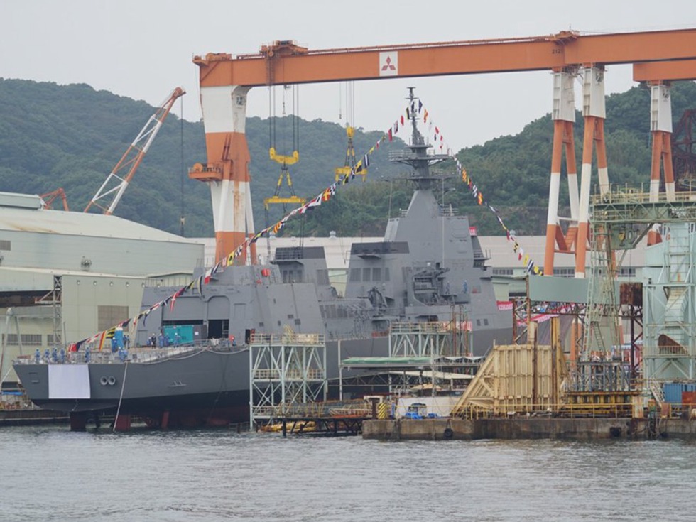 建造中的“江岛”级护卫舰