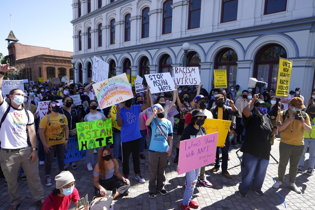 洛杉矶民众聚集反对仇恨亚裔暴力犯罪