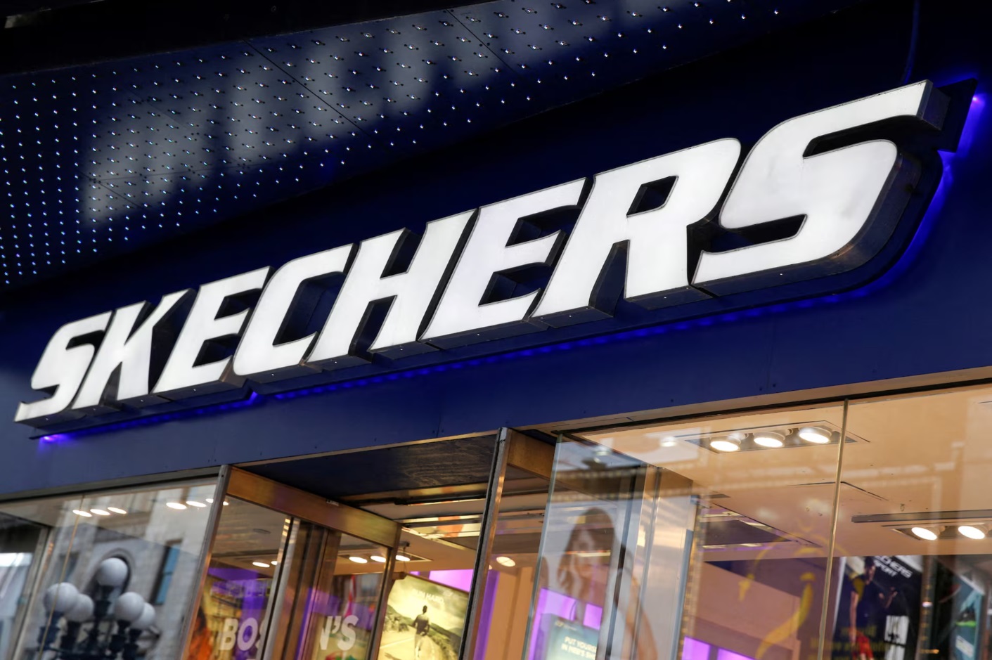 纽约时代广场一家 Skechers 鞋店的外景